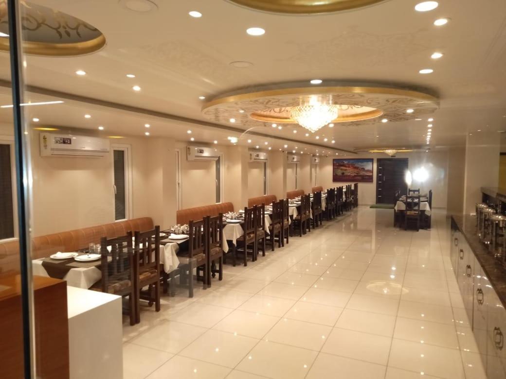 Hotel Royal Amer Джайпур Екстериор снимка